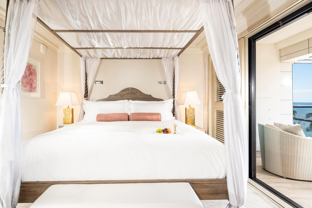 ESPACIO-suite-coral-master-bedroom-1000x667