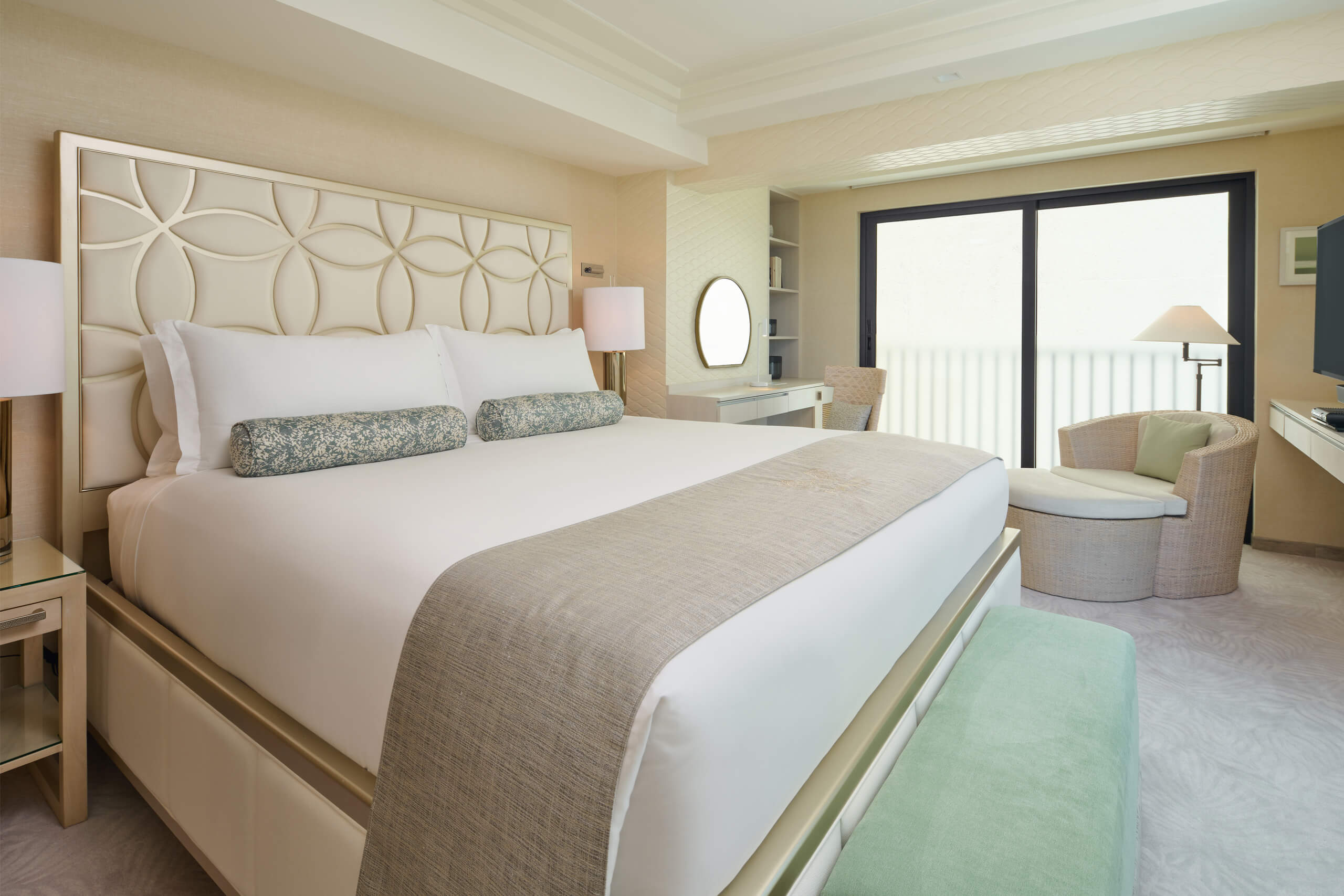 ESPACIO-THE-JEWEL-OF-WAIKIKI-Luxury-Green-Suite-Ocean-View-Bedroom-Two-2560x1707