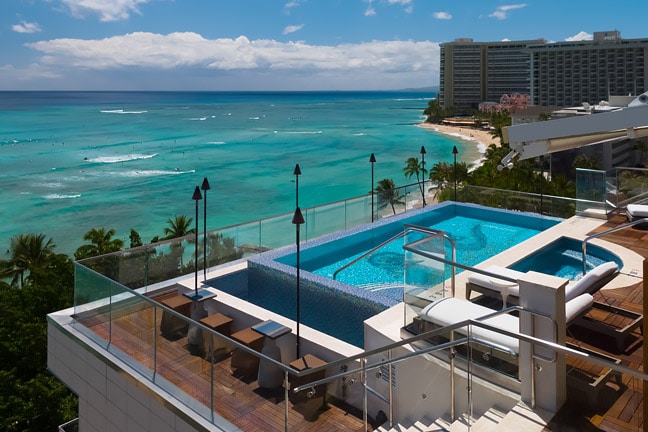 Rooftop infinity pool at ESPACIO overlooking Waikiki Beach.