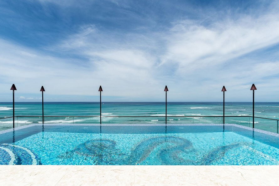 ESPACIO rooftop infinity pool.