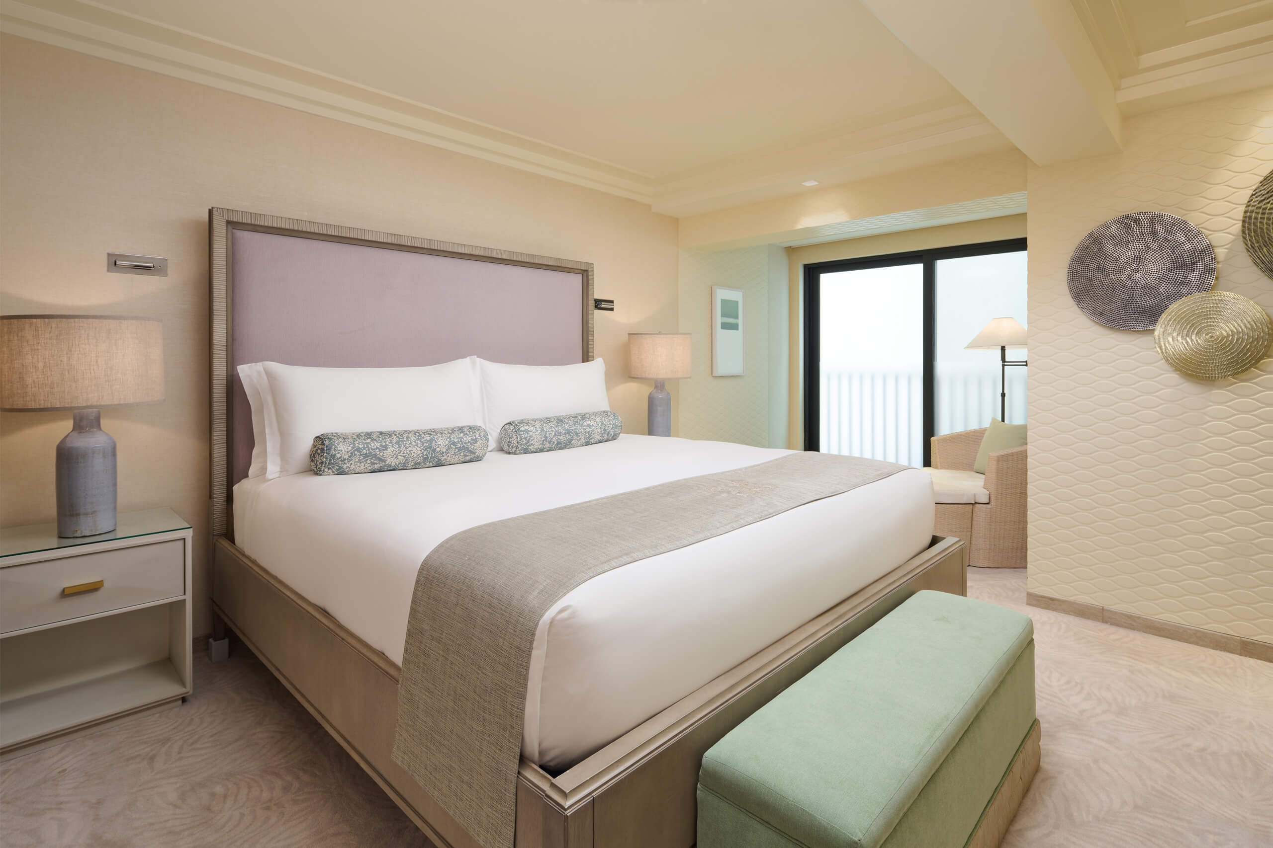 ESPACIO-THE-JEWEL-OF-WAIKIKI-Luxury-Green-Suite-Ocean-View-3-Bedroom-2560x1707-1